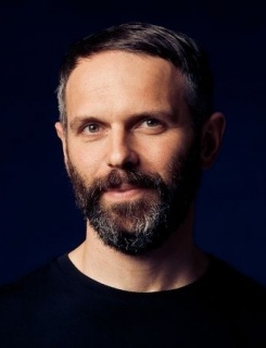 DOMINIK BUHL